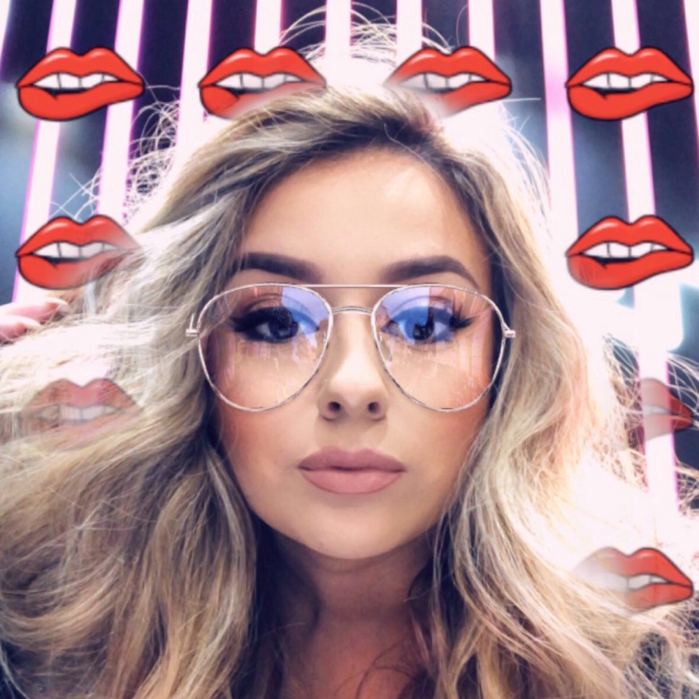 Meet your Posher, Briana